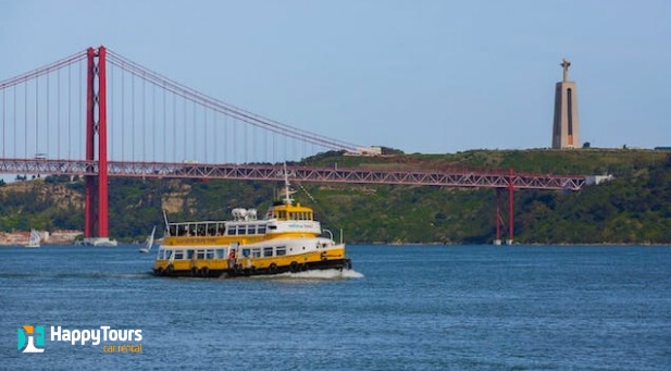 Navegando no Rio Tejo Lisboa - Portugal