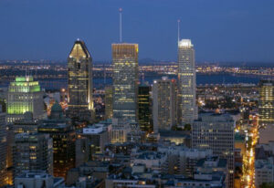 Imagem aérea de vários prédios no Canadá