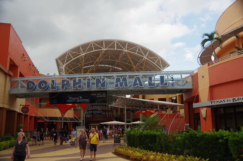 shopping dolhpin mall Miami Happy Tours