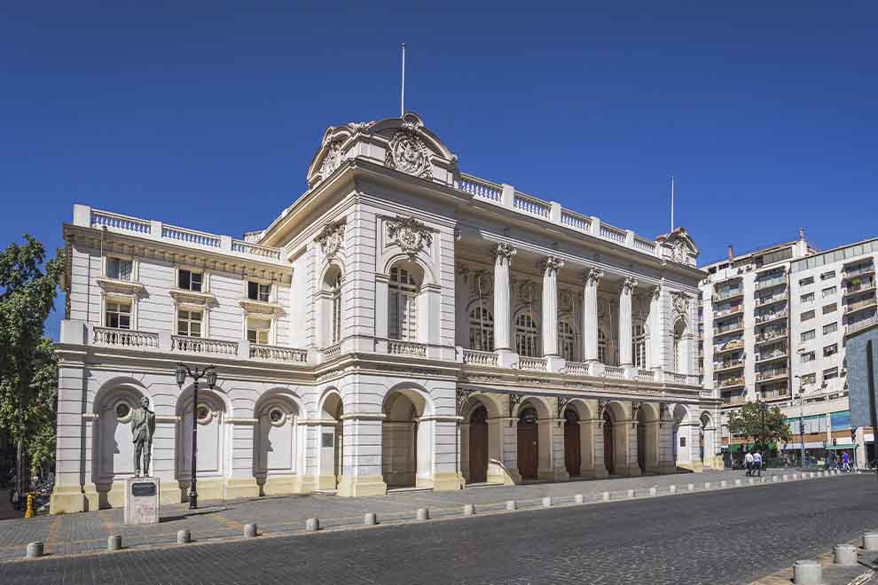 Teatro de Santiago no Chile, durante o dia. 