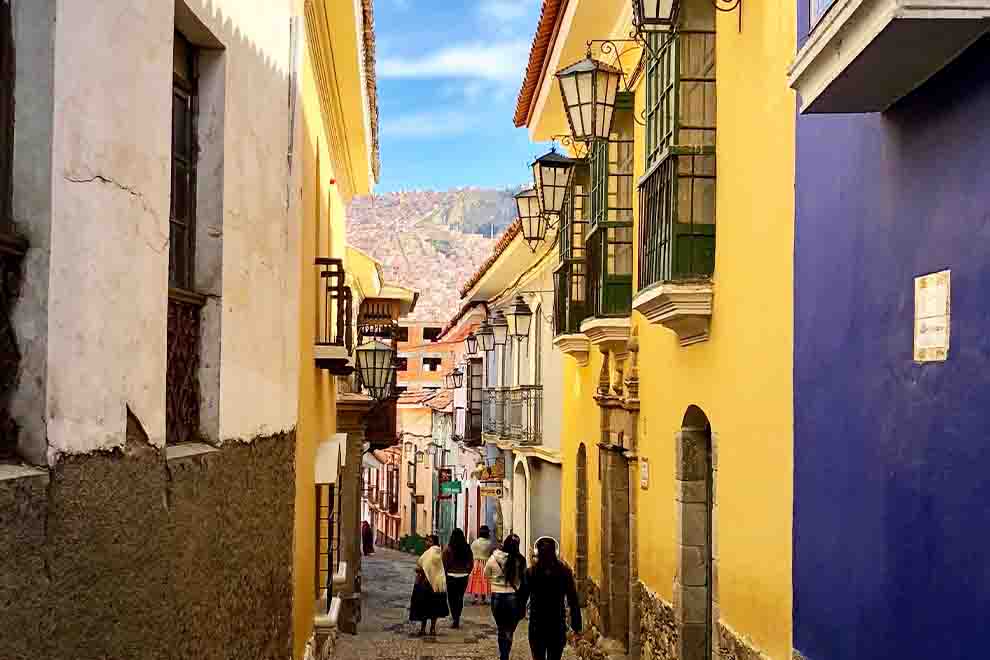 rua colorida localizada em Calle Jaen em La Paz na Bolívia