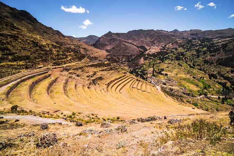 vale sagrado dos Incas em um dia ensolarado vista de perto e dentro do local